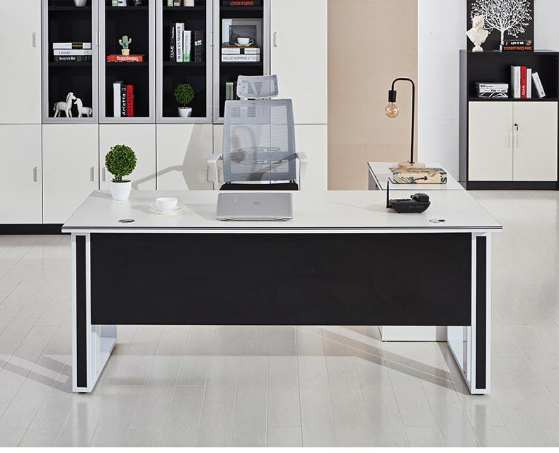 白色現(xiàn)代辦公桌